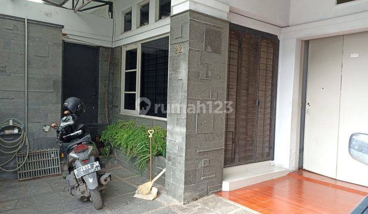 Dijual Rumah Bagus 2 Lantai di Jamika, Bandung 1