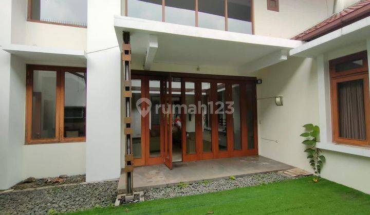 Dijual Rumah 2 Lantai di Setra Duta Bandung 1