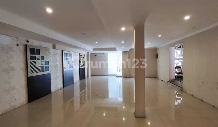 For Sale House / Commercial Space on Mainroad Dr Cipto Paskal Bandung For Sale House / Commercial Space on Mainroad Dr Cipto Paskal Bandung