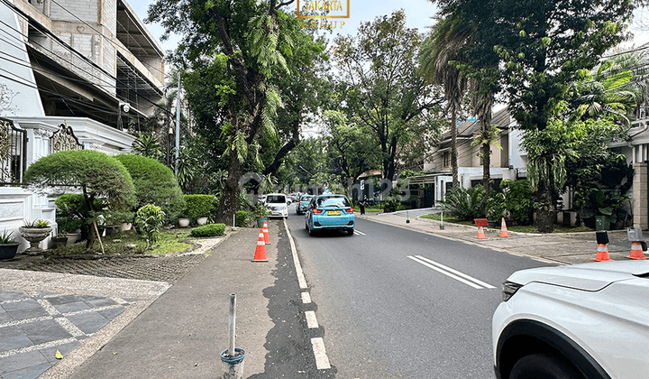 Rumah Modern  Lokasi Dekat Senopati & SCBD 2