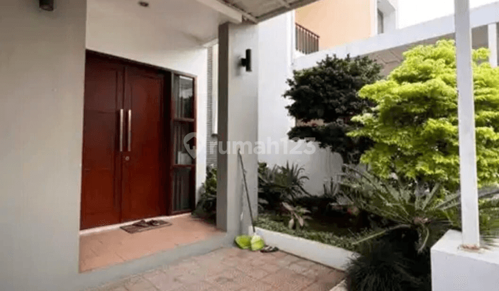 Rumah Siap Huni Fully Furnished, One Gate System Dekat Ragunan 2