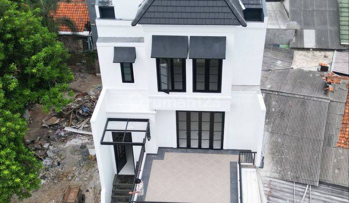 Jagakarsa. Rumah Brand New Modern Minimalist 3 Lantai Dalam Cluster
 1