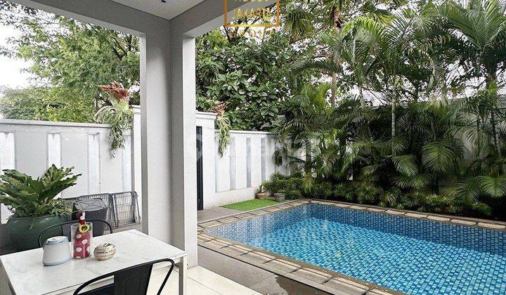 Rumah Kemang Ada Kolam Renang Dalam Compound  2