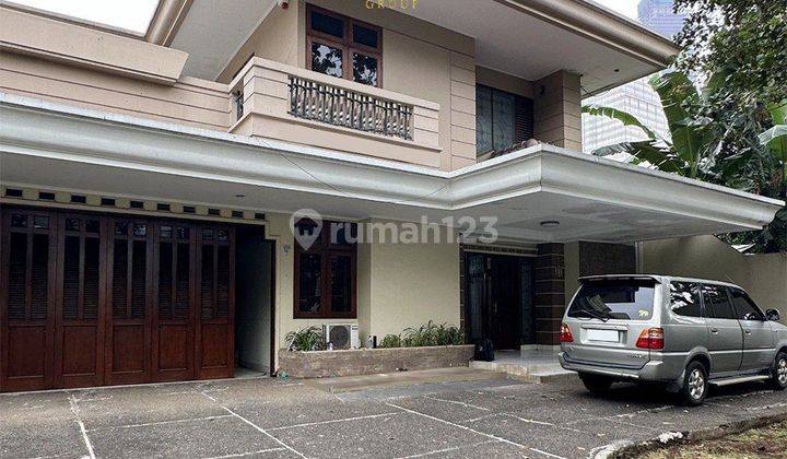 Rumah Menteng Dengan Halaman Depan Belakang Luas 2