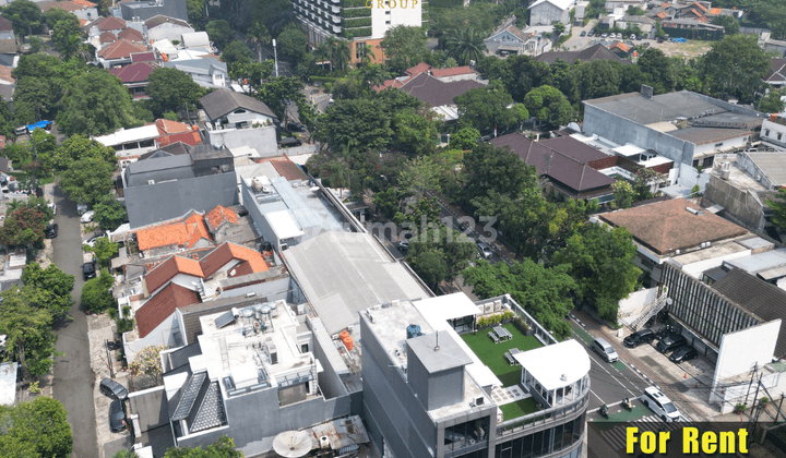 Rumah Harus Renovasi, Lokasi Dekat Senayan & SCBD 1