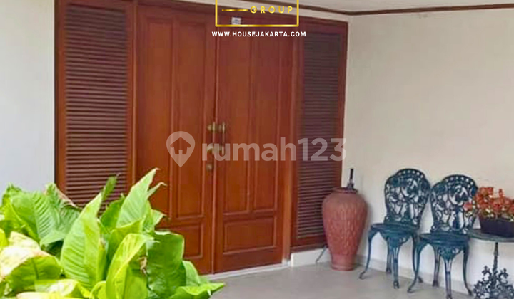 House for Sale in Radio Dalam Area, Kebayoran Baru, South Jakarta. 2