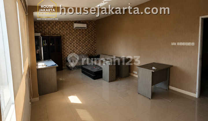 A double-unit shop/office for rent with car parking near Joglo traffic light 2