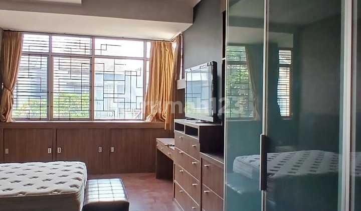 Rumah Disewakan di Kebayoran Terrace Kebayoran Bintaro Jaya Sektor 9 2