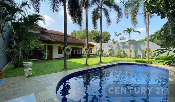 Rumah Halaman Luas Dan Private Pool Di Pejaten Barat 1