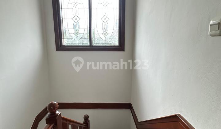 Large 400 M2 House in Sector 9 Bintaro, Accommodates 4 Cars, Ready to Occupy 2