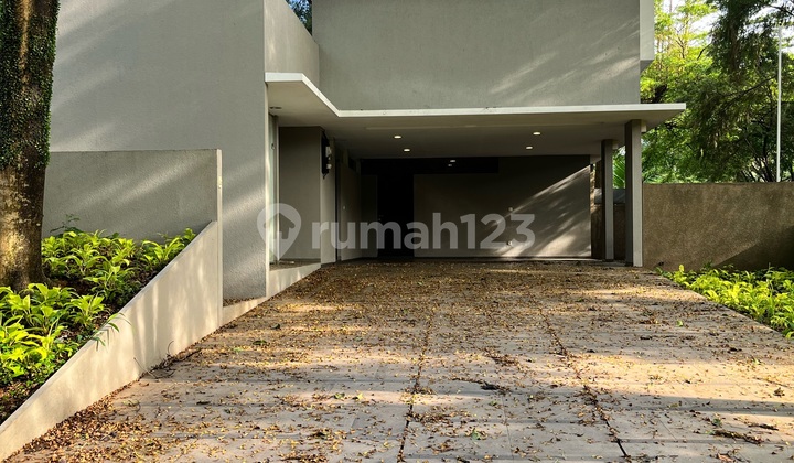 Rumah Di Townhouse Near Bintaro Parkir Luas Dengan Kolam Renang 5 Menit Ke Pondok Indah 2