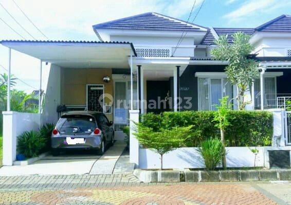 Dijual Rumah Bagus Dengan Layout Cantik Dan Rapi 1