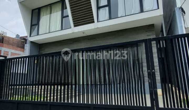 Dijual Rumah Modern Semi Furnished Exlusive Siap Huni Di Kelapa Gading