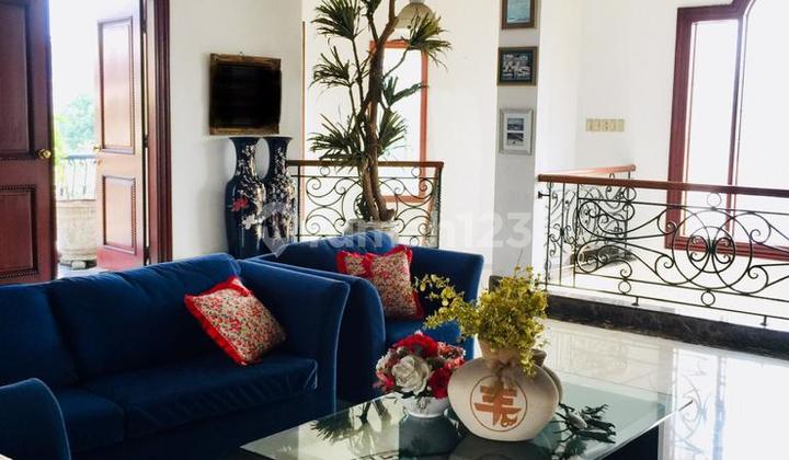 Dijual Cepat Rumah Semi - Furnished Hoek Mewah di Kelapa Gading
