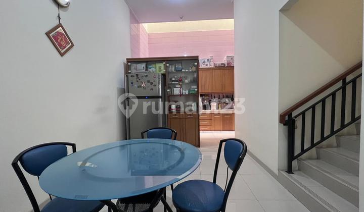 Quick sale of a ready-to-occupy minimalist house in Sunter 2