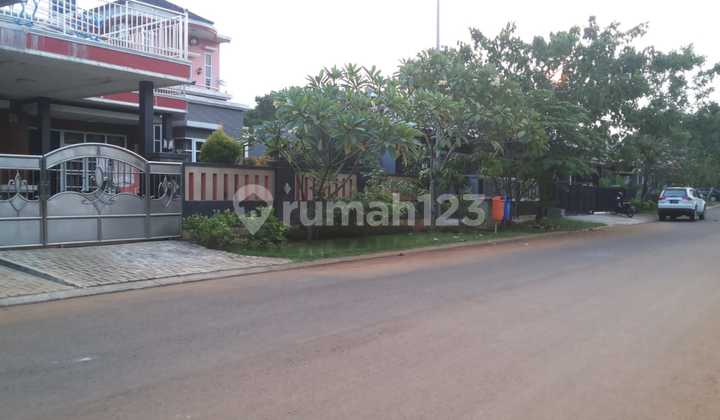 Spacious house for sale in a complex in Cibubur 2