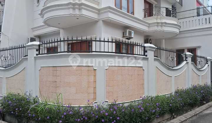 Rumah hook sangat luas & siap huni di Sunter 2