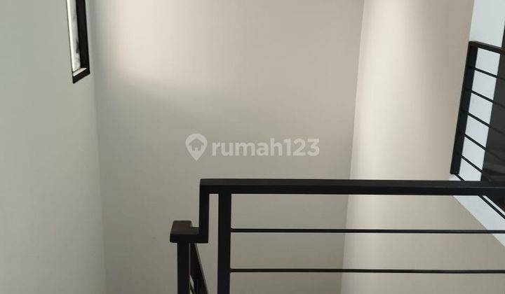 Rumah Minimalis Modern Baru 3 Lantai di Sunter Agung 2