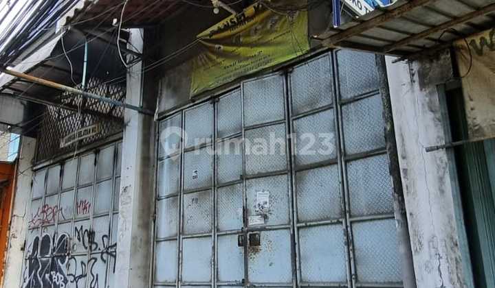 Fast Sale Boarding House with Freehold Title in South Bandengan Fast Sale Boarding House with Freehold Title in South Bandengan