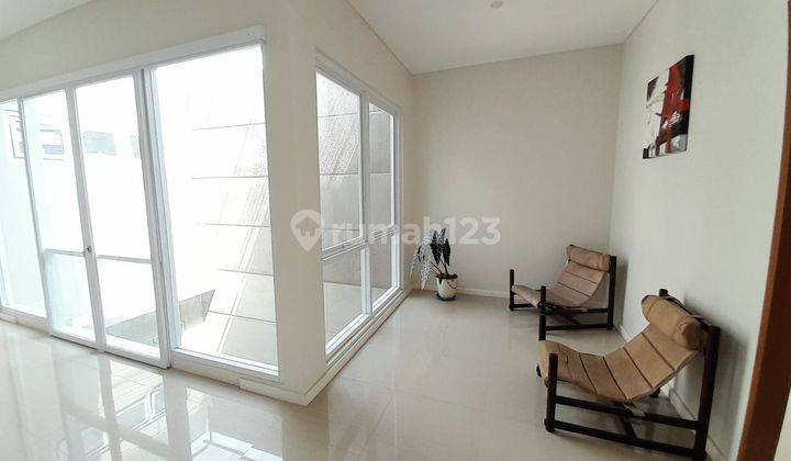 Rumah Baru Semi Furnish 2 Lt di Cluster Sayap Cigadung Bandung  2