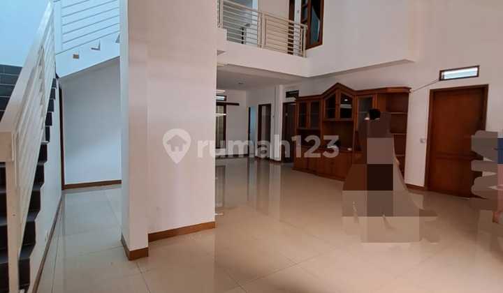 Rumah Murah Strategis di Cluster Cipedes Tengah Pasteur Bandung