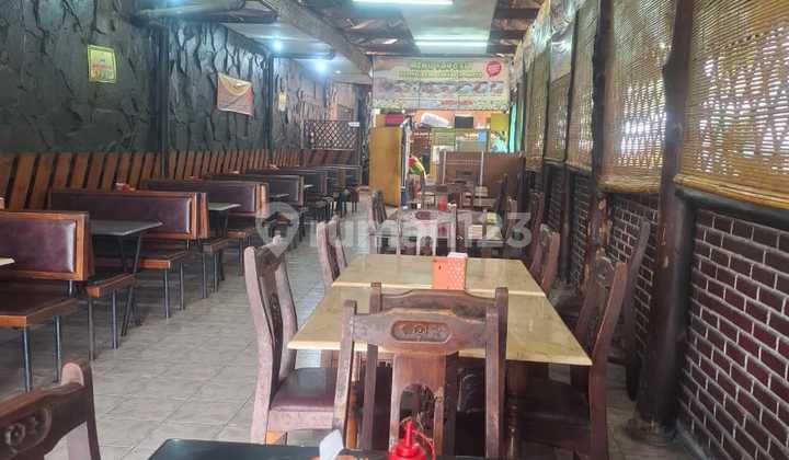 Strategic Commercial Space for Rent on Mainroad Jln Raya Setiabudi Bandung