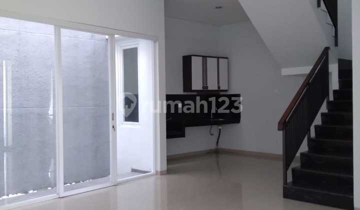 Rumah Minimalis 2 Lantai di Cluster Setra Glory Bandung Utara
