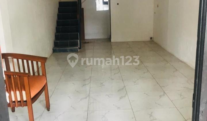 Strategic 2-Story Shop House for Rent on Main Road Juanda Dago Bandung Strategic 2-Story Shop House for Rent on Main Road Juanda Dago Bandung