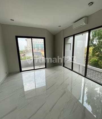 New Ready-to-Live House with Pool for Sale in Sayap Pasteur Bandung 2