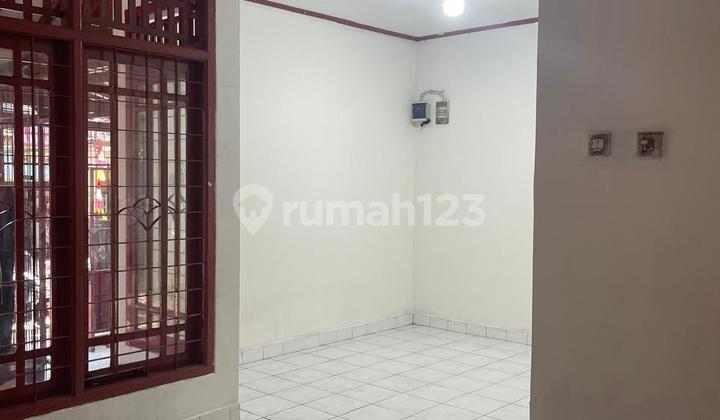 Sewa Rumah Bagus Strategis di Sayap Sarijadi Bandung Utara Sewa Rumah Bagus Strategis di Sayap Sarijadi Bandung Utara