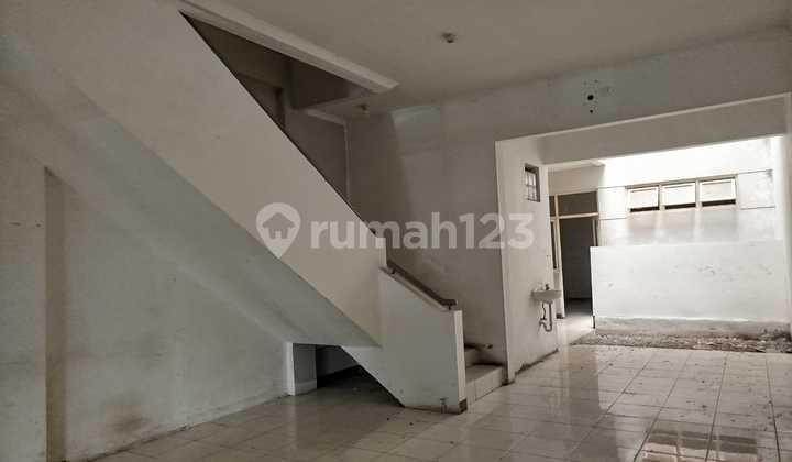 Sewa Ruko Strategis di Kota Baru Parahyangan Bandung 