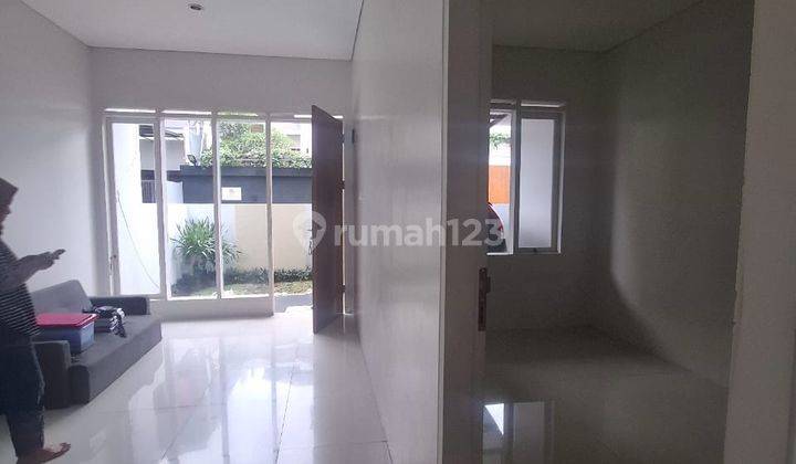 Rumah Minimalis 2 Lantai di Komplek DPRD Ciwaruga Bandung 1