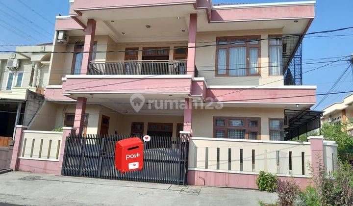 Disewa rumah cantik 2 lantai,di taman harapan baru bekasi 1