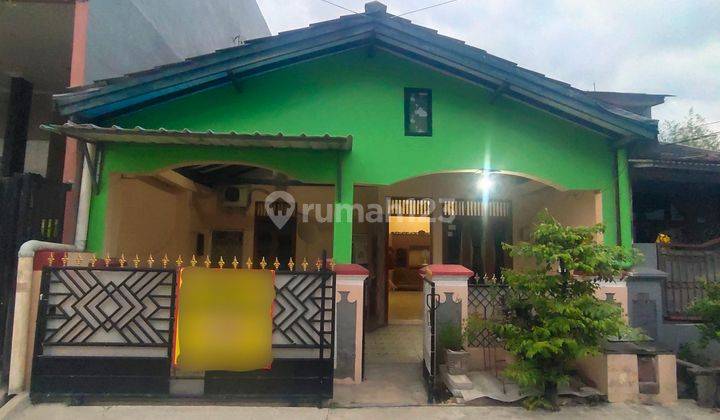 Disewakan Semi Furnish Rumah 1,5 Lantai,di Harapan Indah Bekasi 1