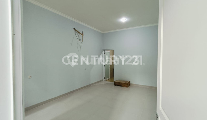 Rumah 2 Lantai Lokasi Strategis di Pulomas S7646