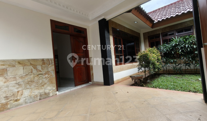 Rumah Lokasi Strategis Halaman Luas Di Jl Bangka Raya R2098