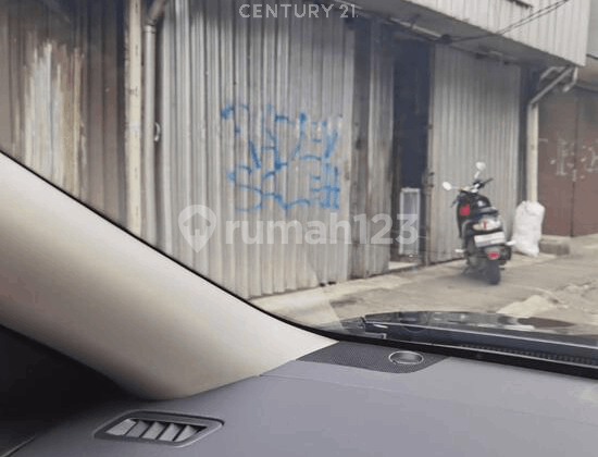 Kios Pinggir Jalan Raya Letjen Suprapto Jakarta Pusat S8890 Kios Pinggir Jalan Raya Letjen Suprapto Jakarta Pusat S8890