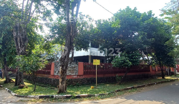Rumah Hook Diatas Tanah 1000 M² di Billymoon Pondok Kelapa S8998