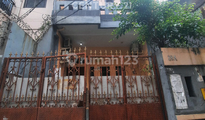 Rumah Kost Okupansi Full 13 Kamar di Bendungan Hilir S9091 Rumah Kost Okupansi Full 13 Kamar di Bendungan Hilir S9091