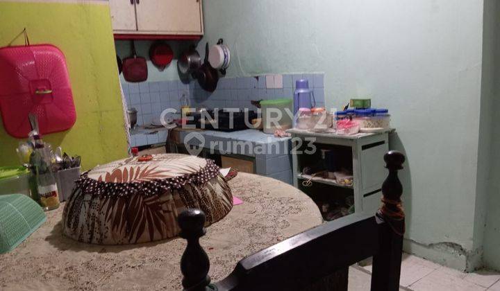 dapur rumah 2 lantai dalam komplek