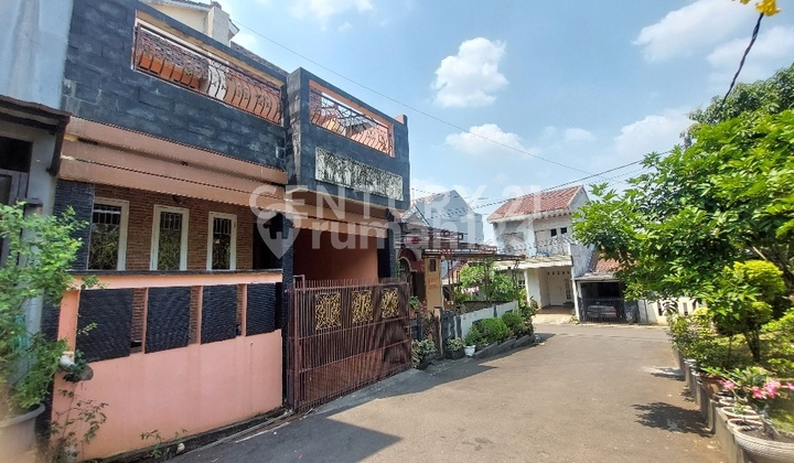 Two-Story House Near Toll Access In Villa Dago Pamulang S8036