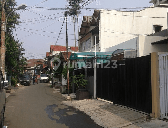 Rumah Full Furnished Siap Huni dan Terawat di Kebon Baru S9594