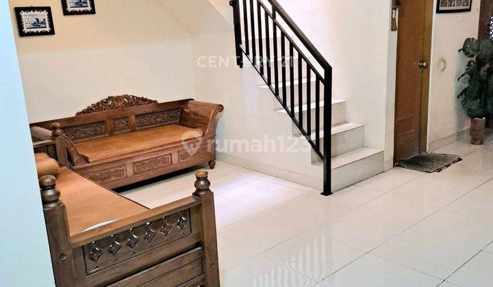 Dijual Rumah Cantik 2 Lantai Siap Huni Di Ciledug RA15444 2