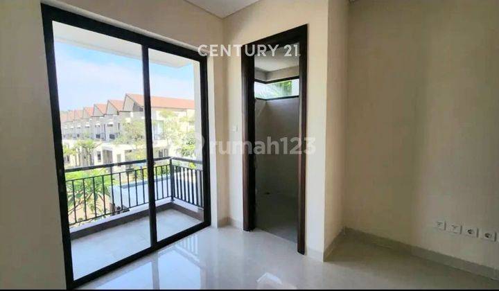 Rumah Cantik 2 Lantai Podomoro Golf View Cluster Iroko Ra15034 2