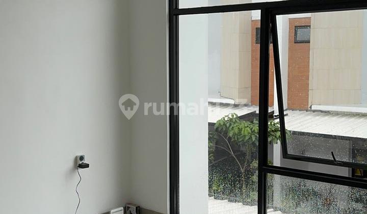 Ready-to-Occupy House Within a Cluster on Jalan Jombang Ciputat 17812 2