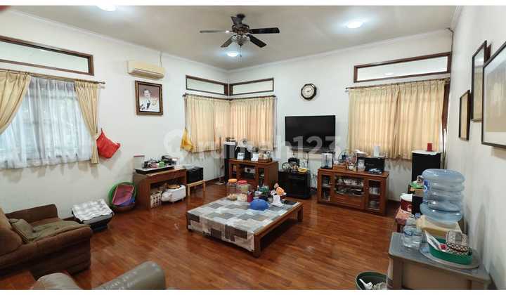 Rumah Luas dengan Swimming Pool di Bintaro Sektor 2 17819 Gb 2