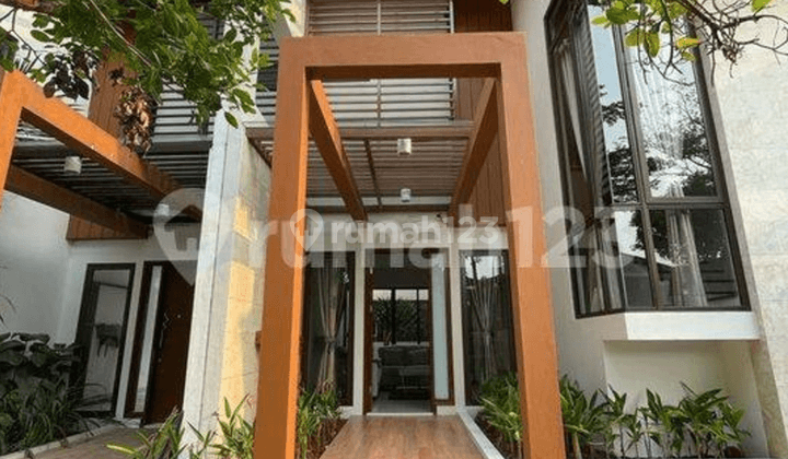 Jarang Ada Rumah Semi Furnish Dijual Murah di Kawasan Paling Premium Bsd Rumahnya Para Sultan , Tanah Luas Lingkungan Asri 2