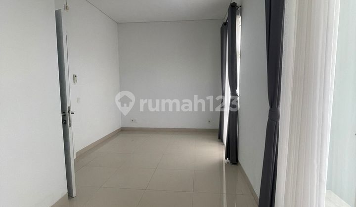 Quick Sale: Beautiful and ready-to-live-in house located in BSD. 2