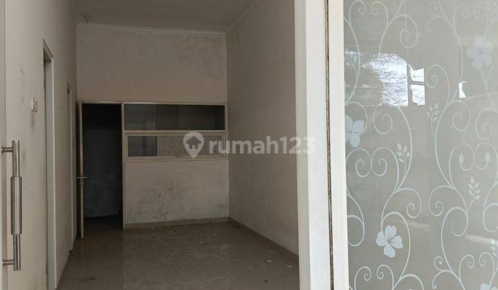 Rumah 2 Lantai Dekat Pasar Menganti Gresik  2