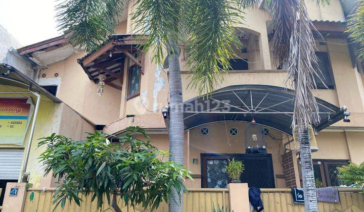 Rumah Hook Cantik 2 Lantai Di Kebraon Indah Permai - Investasi Terbaik Dengan Potensi Pengembangan!" 2